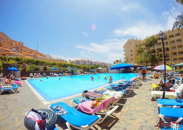 Aparthotel Castle Harbour Los Cristianos 